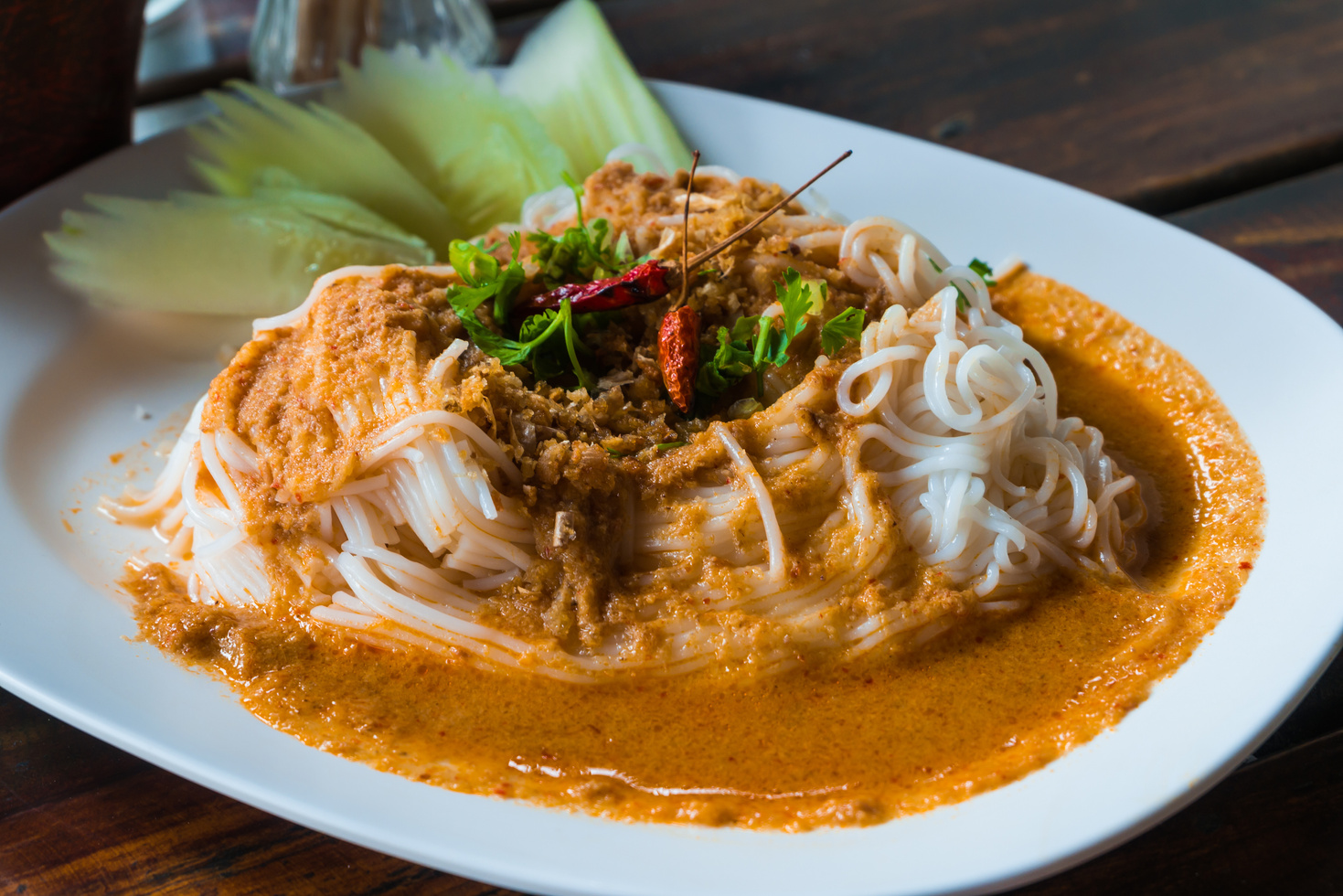 Rice vermicelli with curry sauce