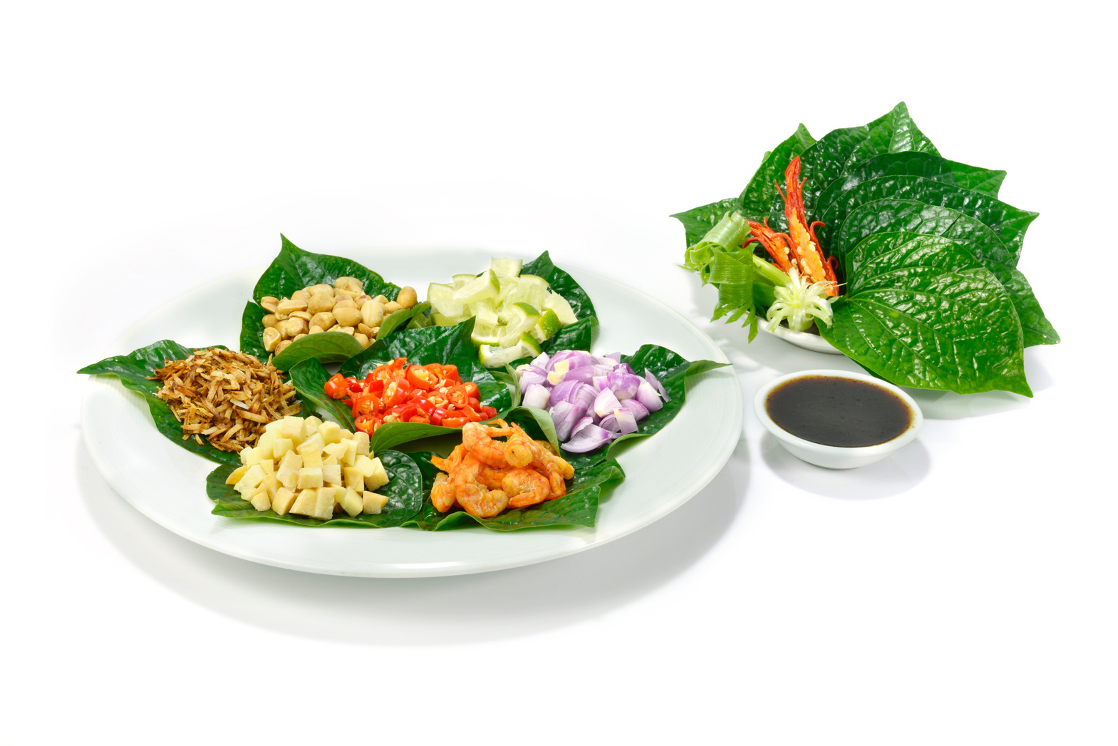 Savoury Leaf Wraps (Miang Kham)